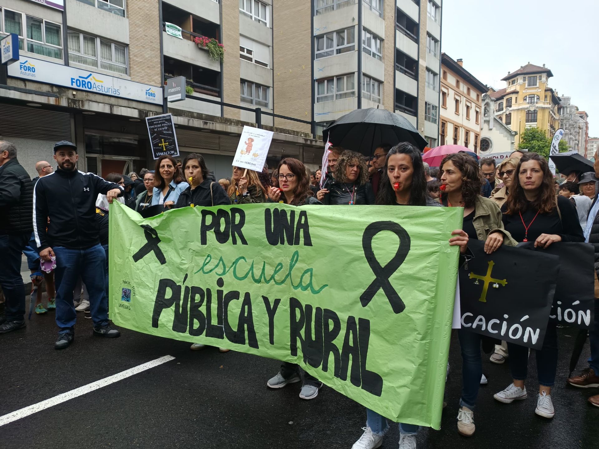 «Basta ya de precariedad»: Asturias clama por una educación pública de calidad
