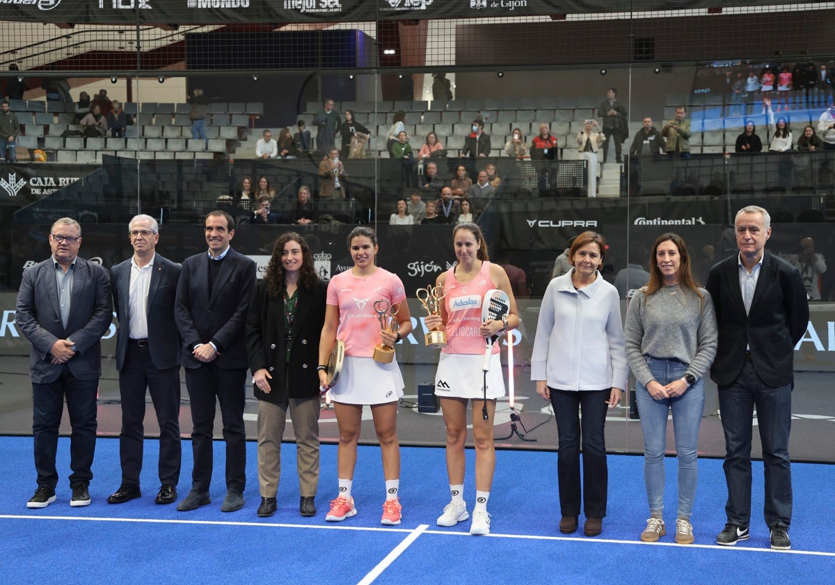 Entrega de premios en la final de pádel femenina celebrada en marzo en el Palacio de Deportes.