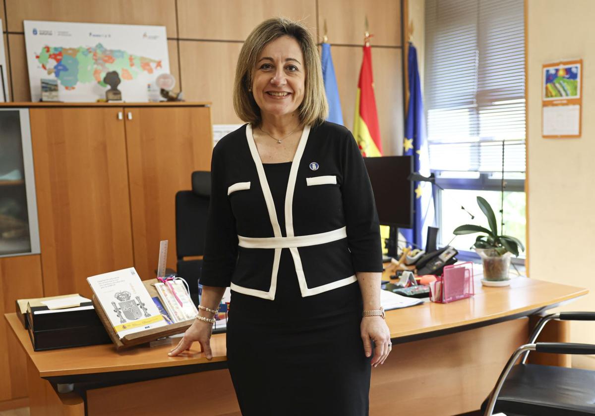 Lydia Espina, en su despacho de la consejería.