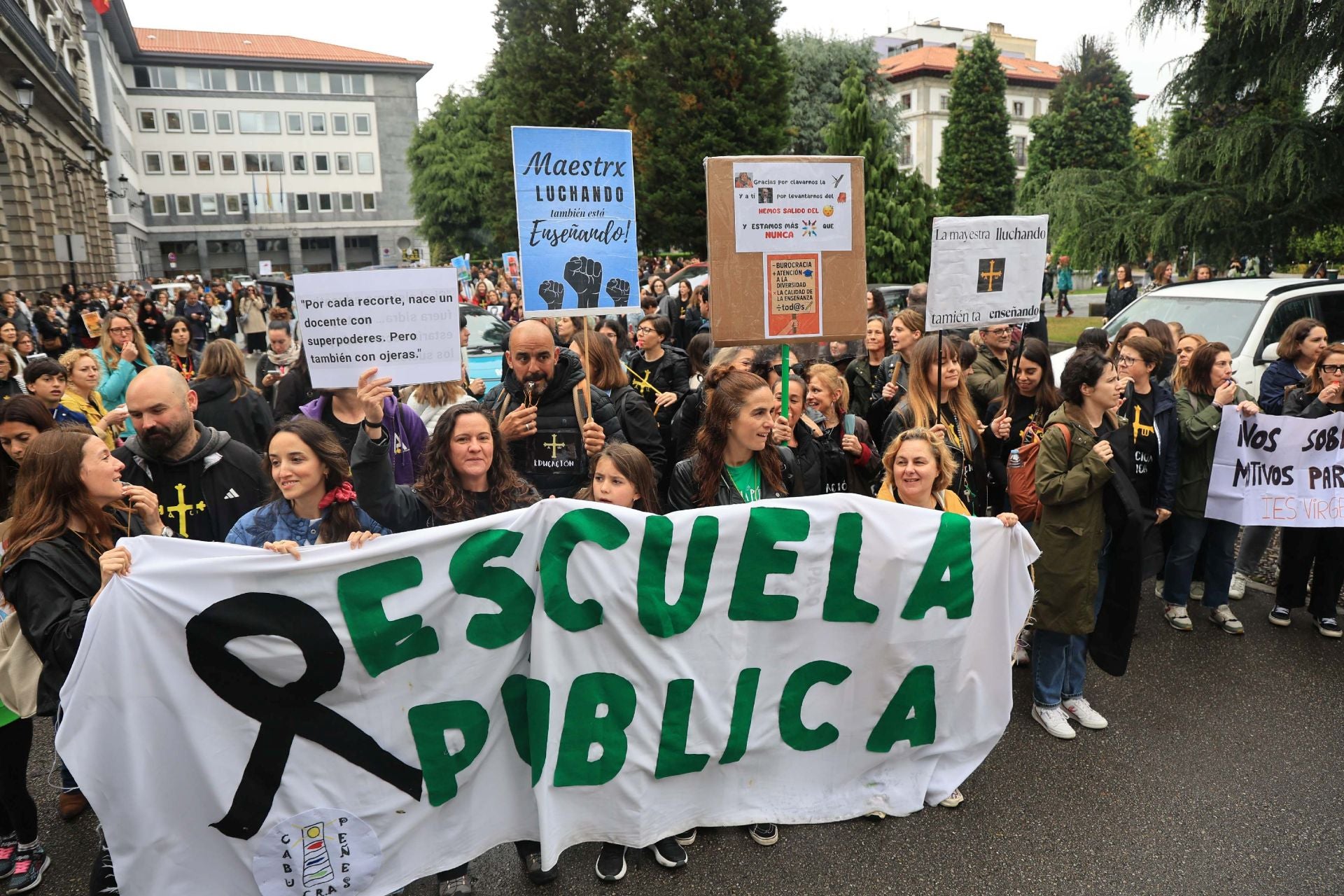 Sonora protesta docente tras la dimisión de la consejera de Educación de Asturias