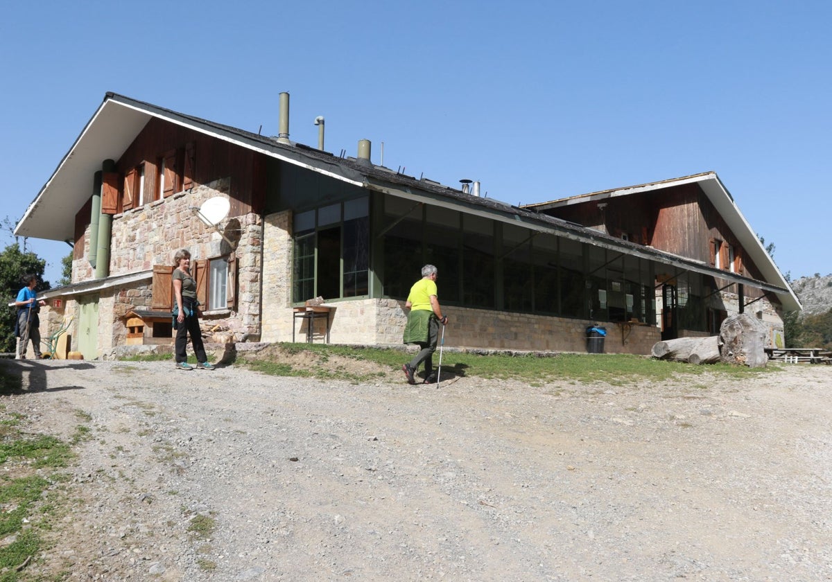 Refugio de Brañagallones, en Caso.