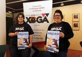 Sara González y África Preus, durante la presentación del Orgullo 2025.