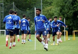 Hassan realizó la primera parte del entreno con el grupo.