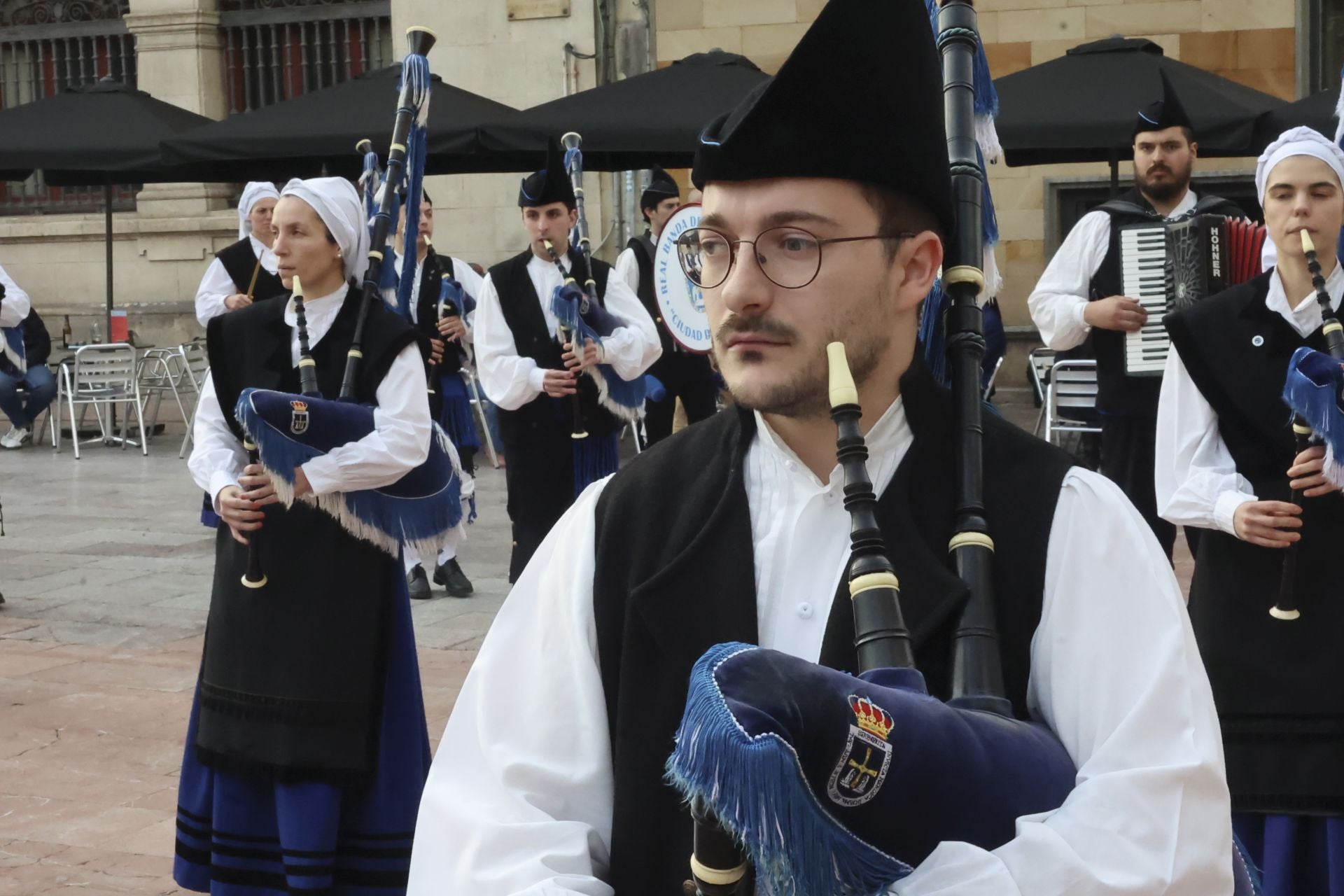 La Esperanza sale en procesión de la capilla de La Balesquida hasta San Tirso