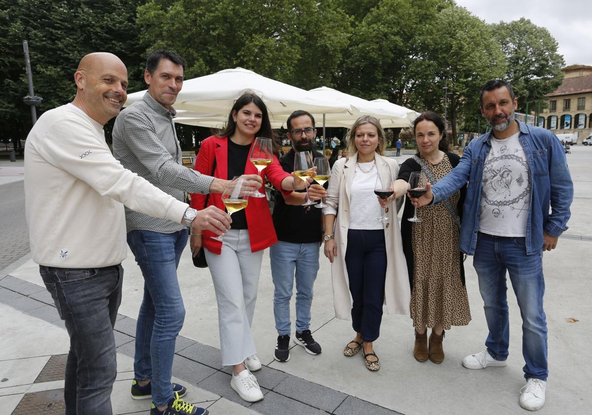 El Famous Wine Festival brinda en Avilés con ritmo de Loquillo y Orozco
