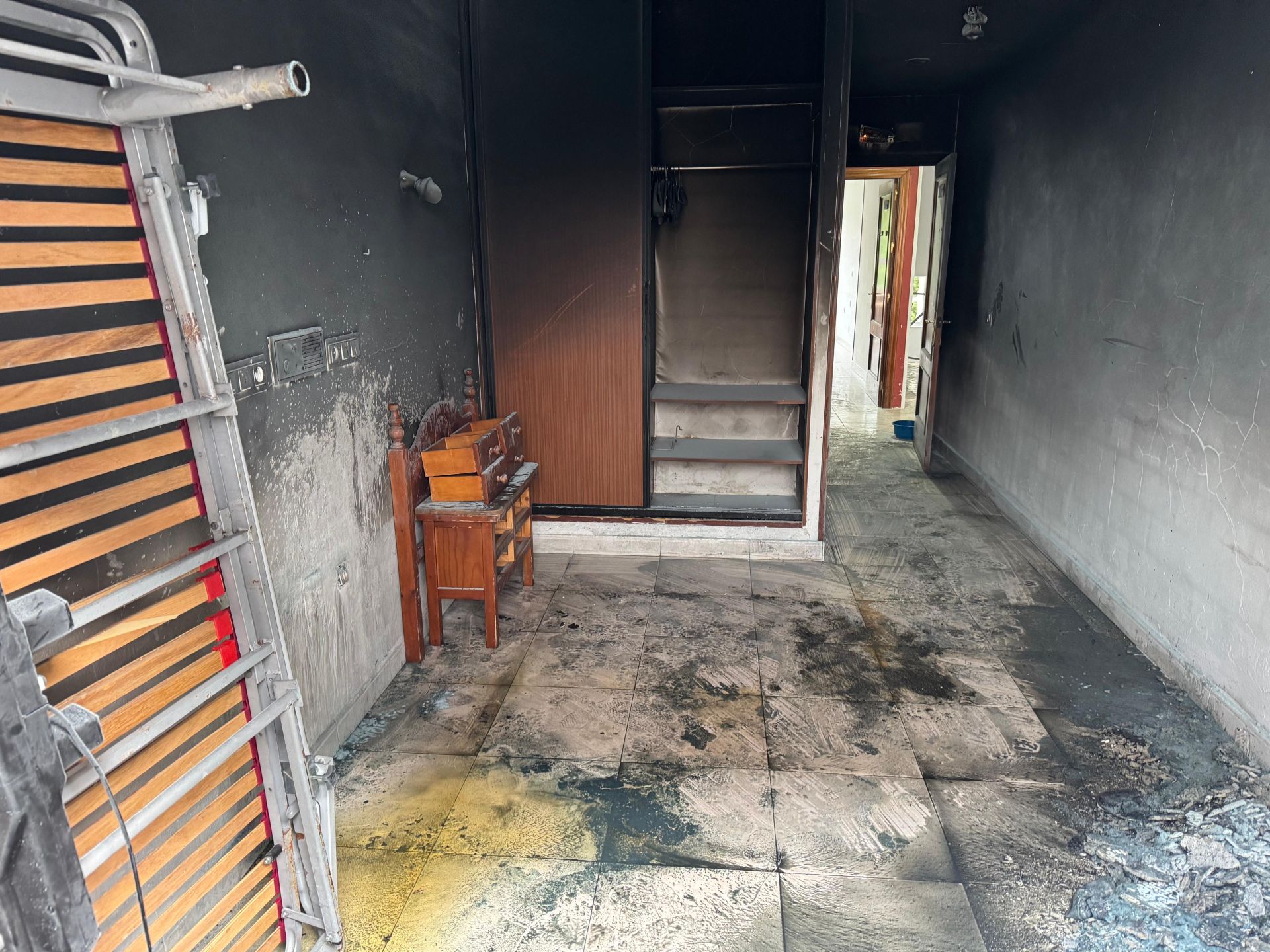 Así quedó la residencia geriátrica de Siero tras el incendio que dejó un herido grave