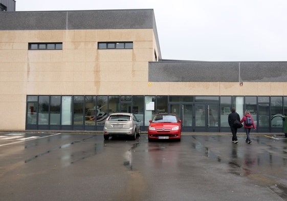 Exterior del polideportivo de Santi Cazorla.