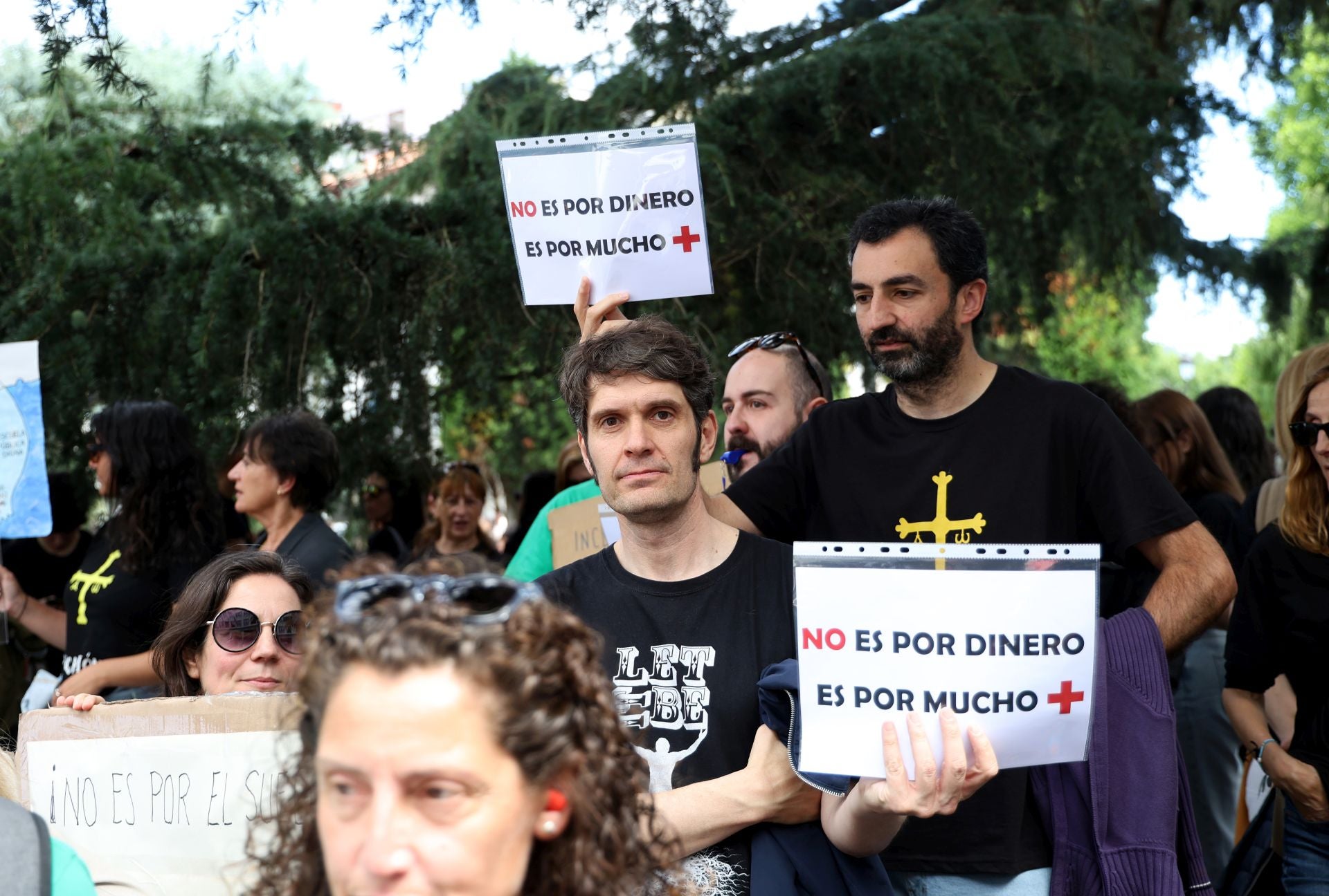 Los docentes no ceden: nueva masiva manifestación en Oviedo por la enseñanza en Asturias