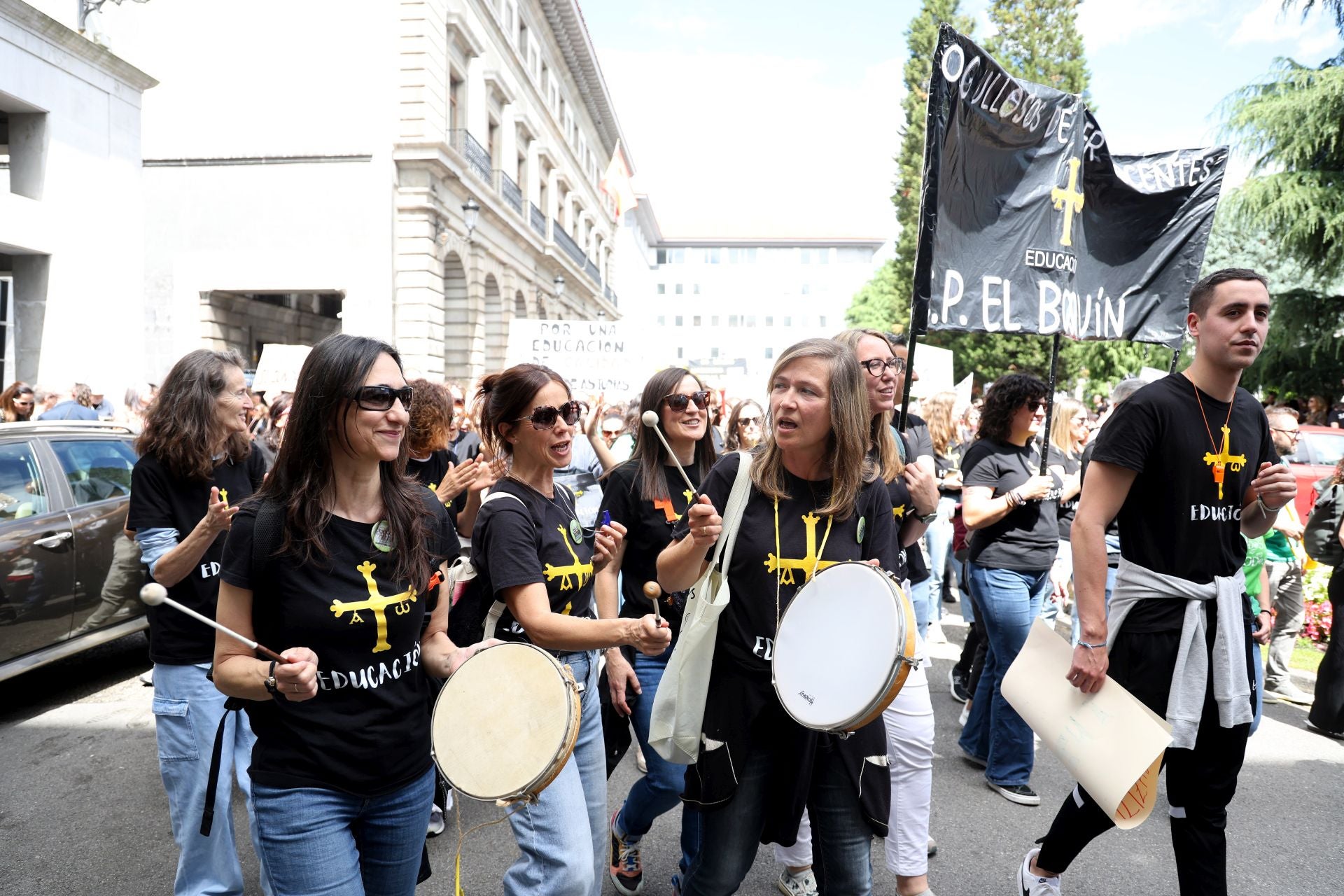 Los docentes no ceden: nueva masiva manifestación en Oviedo por la enseñanza en Asturias
