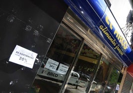 Una de las tiendas El Arco, ahora cerradas.