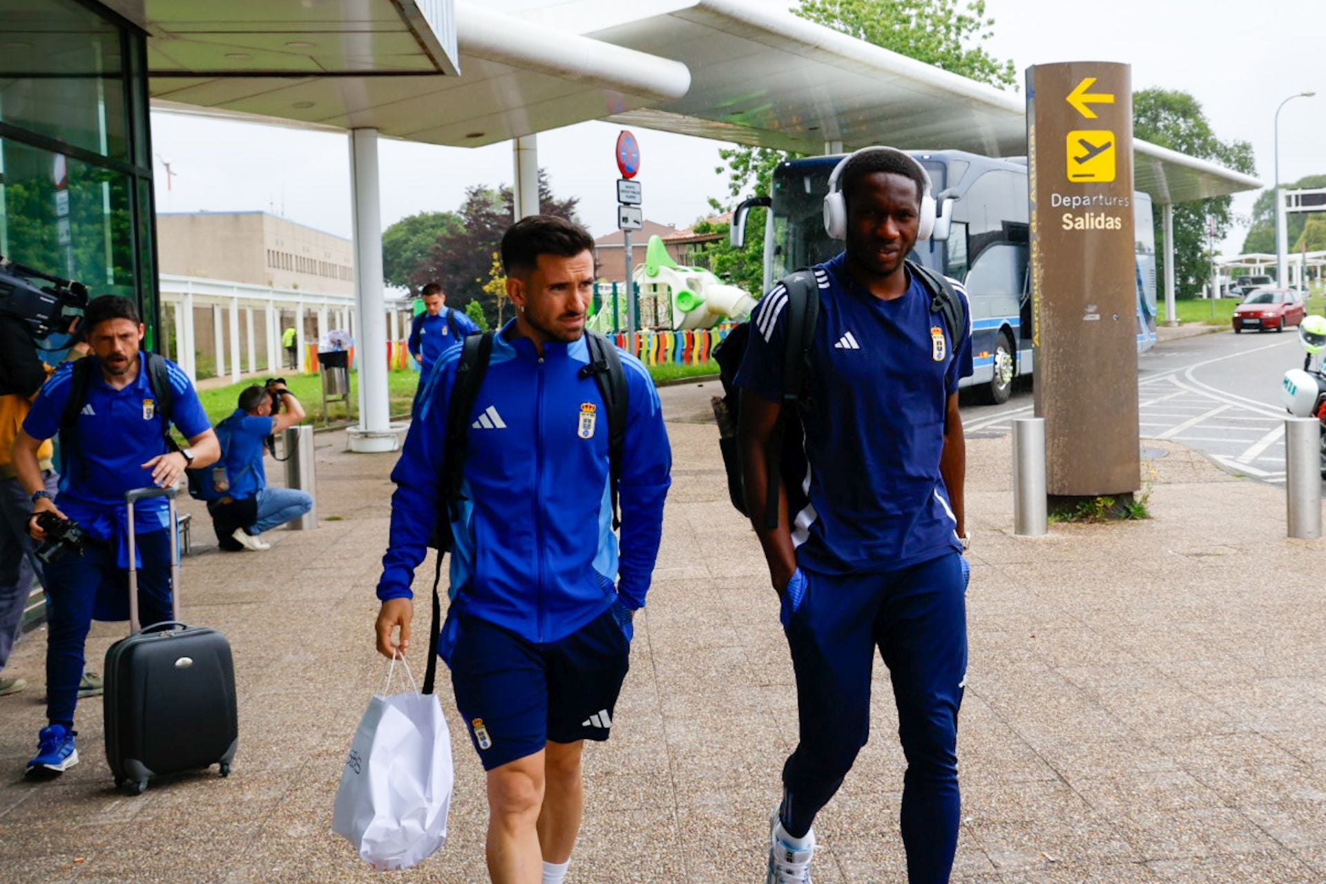 El Real Oviedo comienza su aventura hacia el ascenso: primera parada, Almería