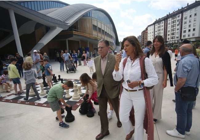 Alfredo Canteli, Concepción Méndez y Leticia González.