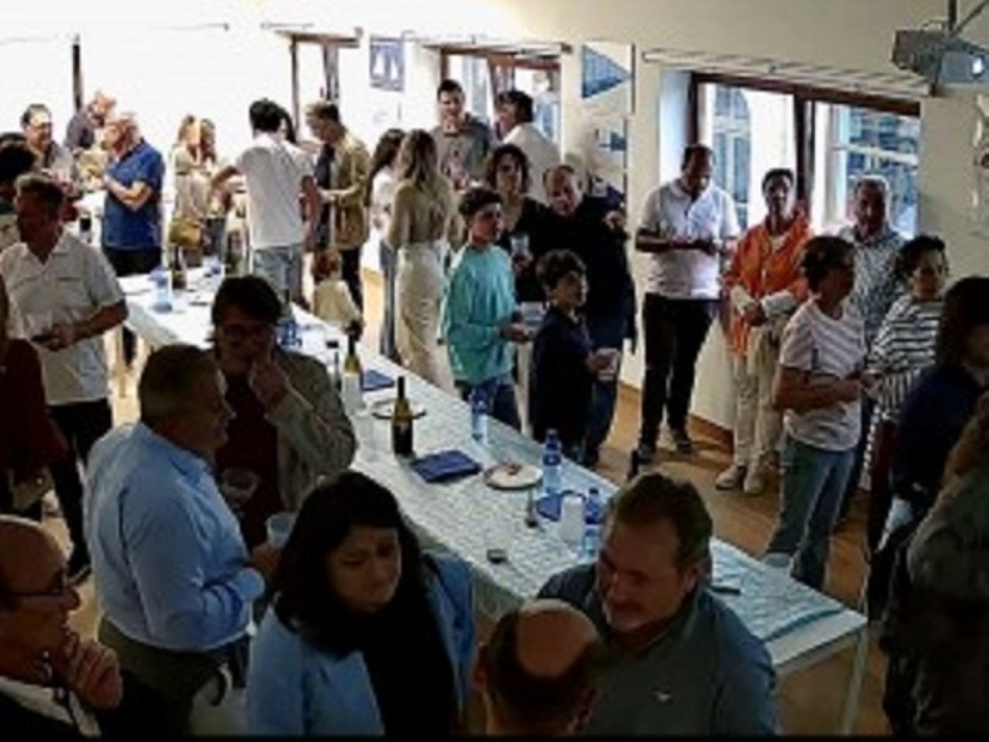 Al acto de apertura asistieron medio centenar de personas.