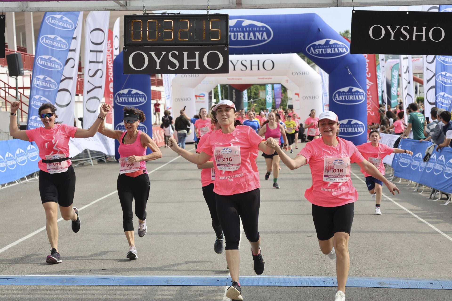 Carrera de la Mujer | Imparable marea rosa en Gijón