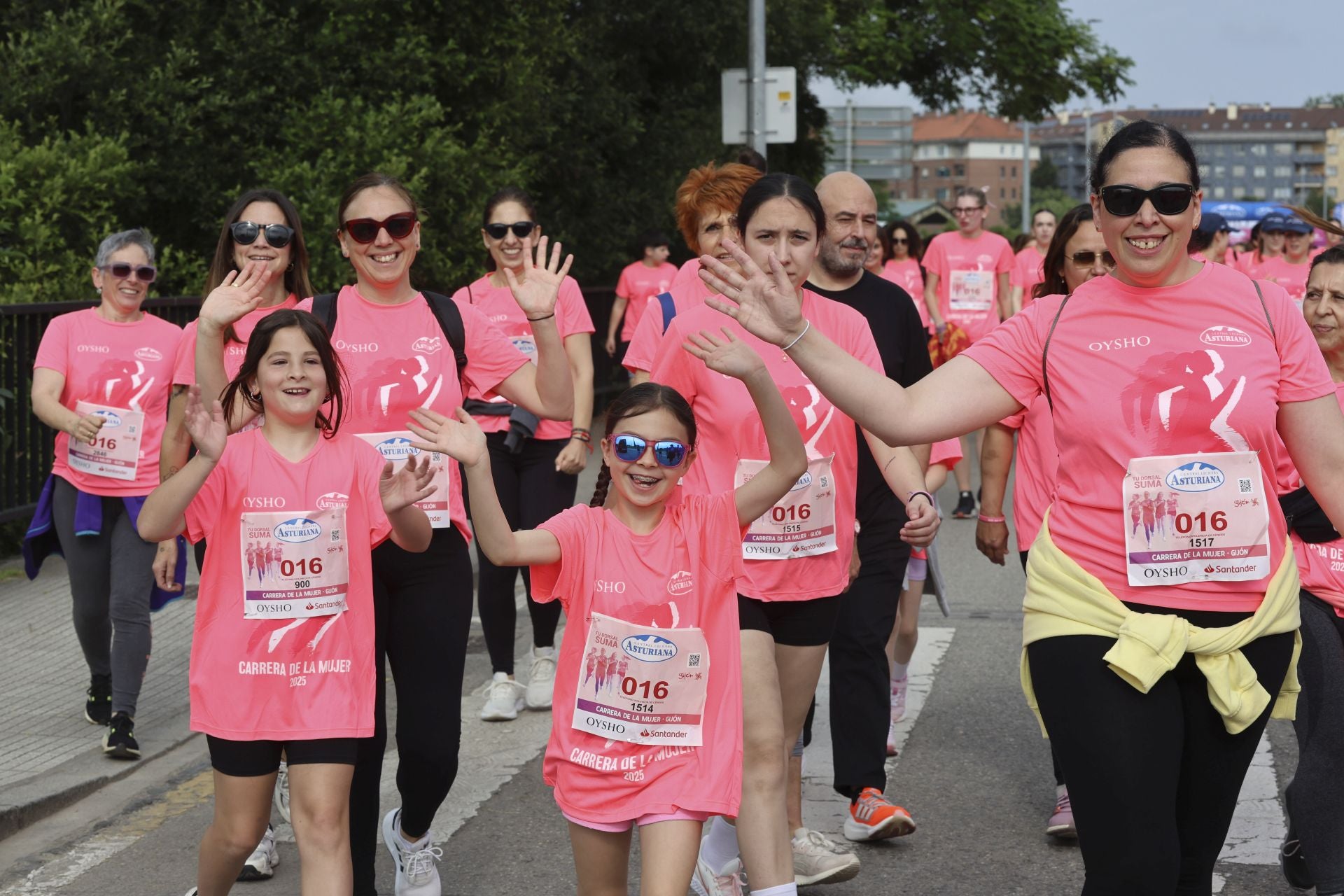 Carrera de la Mujer | Imparable marea rosa en Gijón
