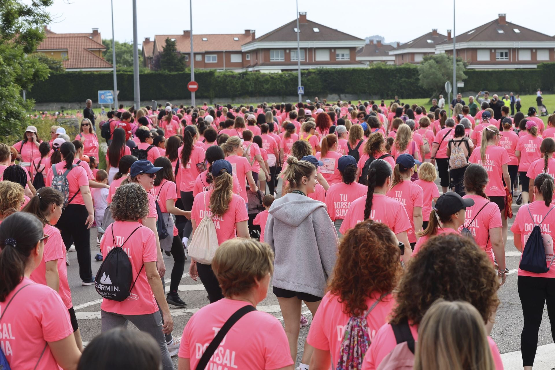 Carrera de la Mujer | Imparable marea rosa en Gijón