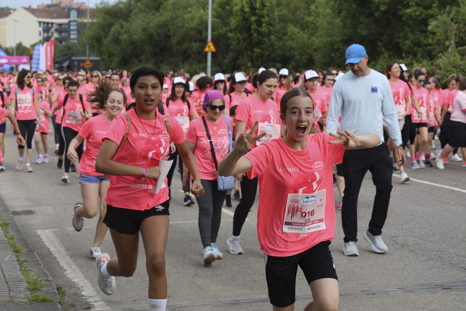 Carrera de la Mujer | Imparable marea rosa en Gijón