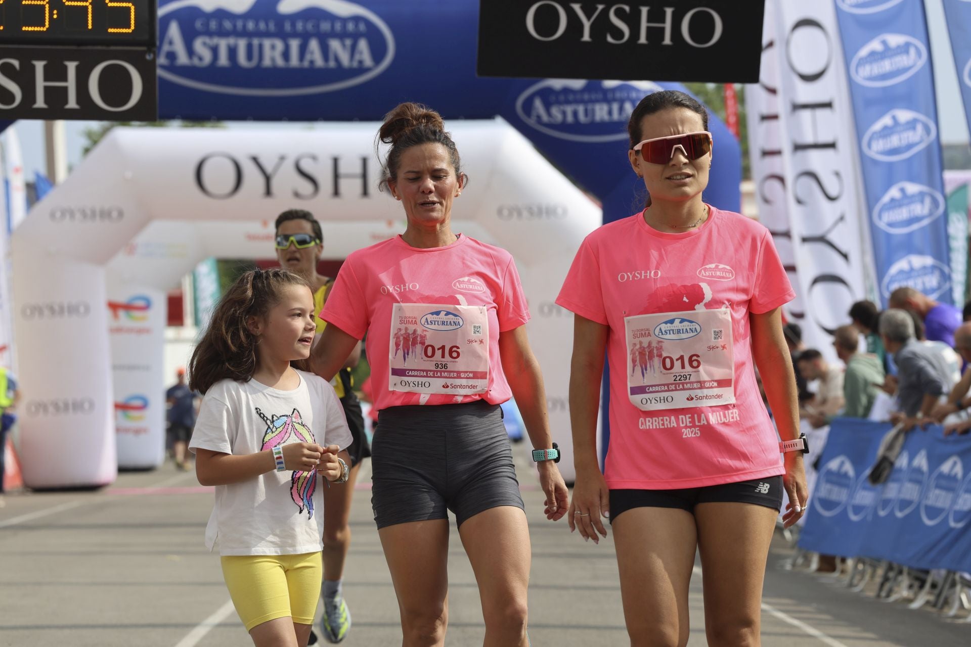 Carrera de la Mujer | Imparable marea rosa en Gijón