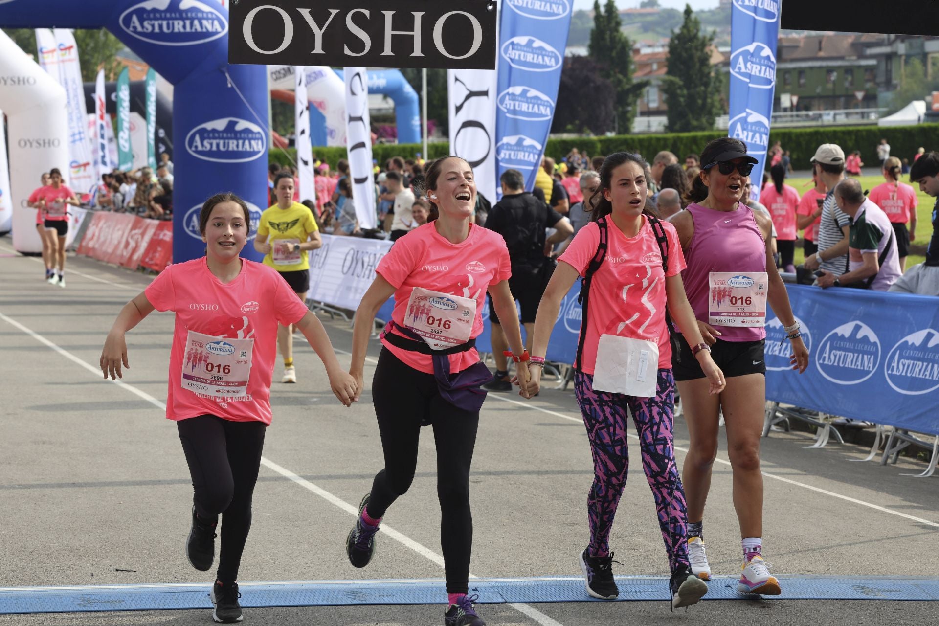 Carrera de la Mujer | Imparable marea rosa en Gijón