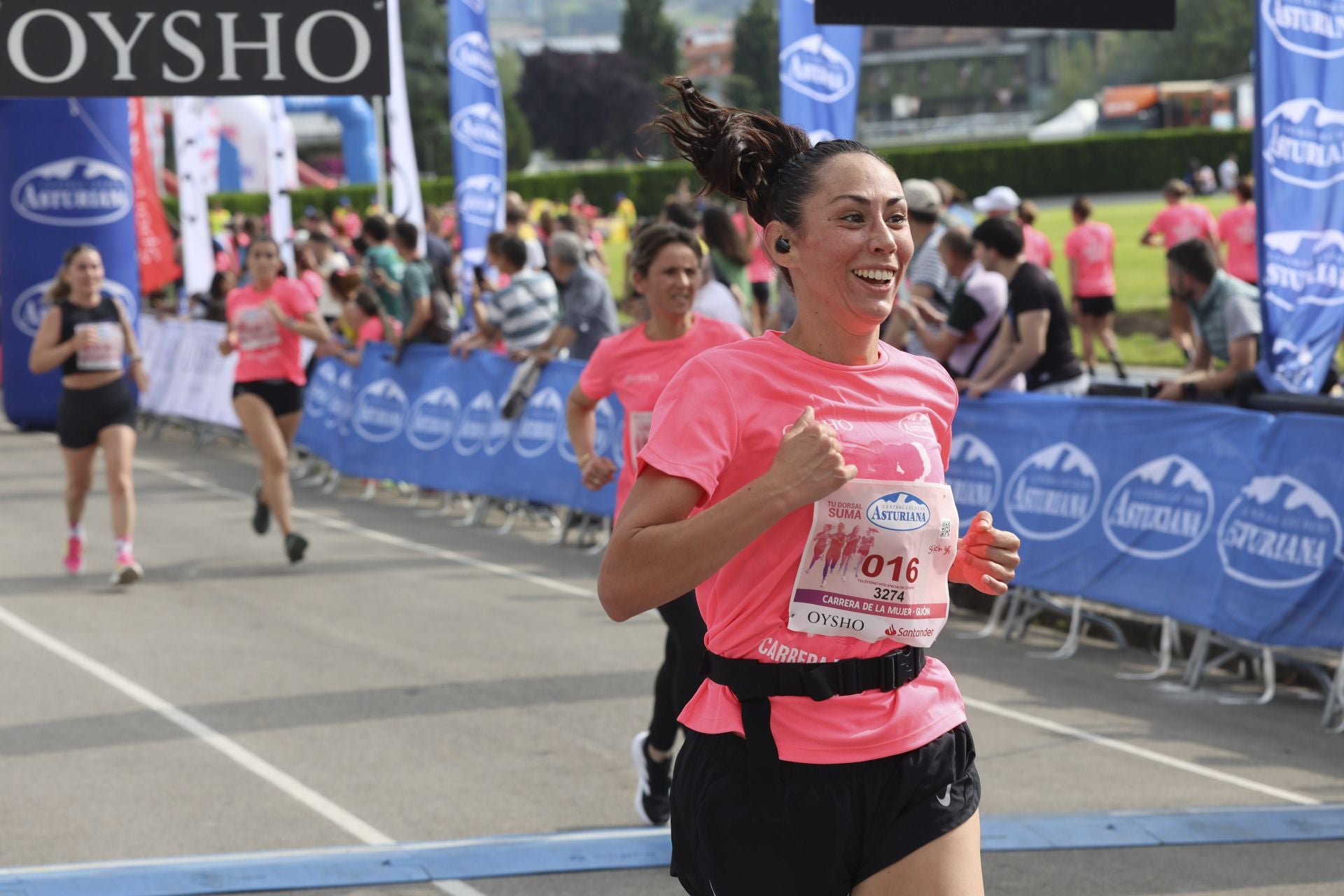 Carrera de la Mujer | Imparable marea rosa en Gijón