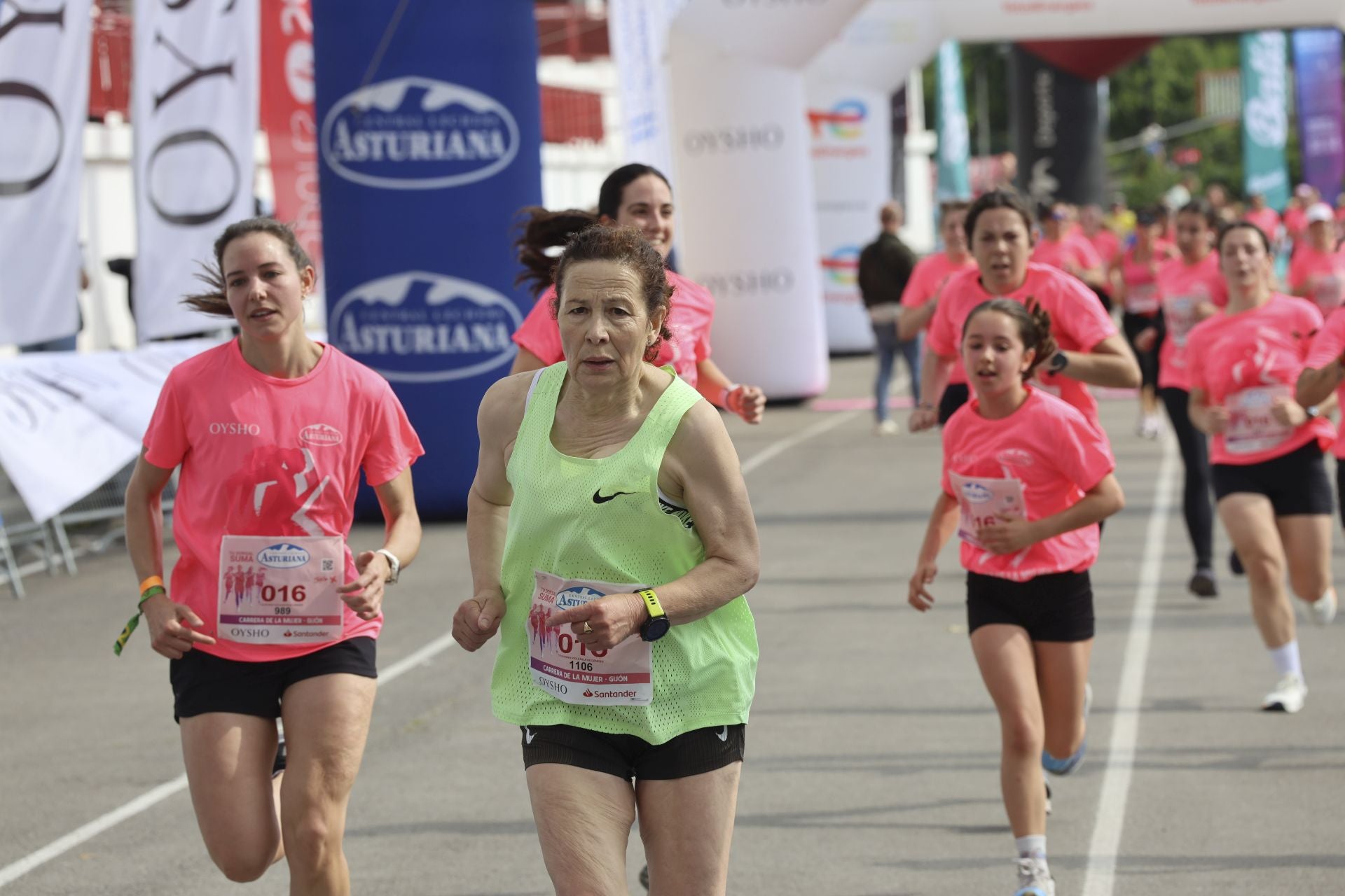 Carrera de la Mujer | Imparable marea rosa en Gijón