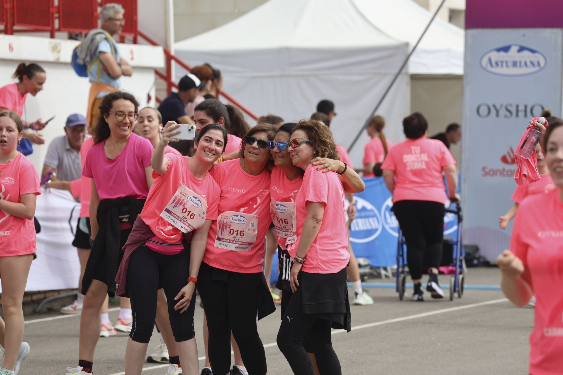 Carrera de la Mujer | Imparable marea rosa en Gijón