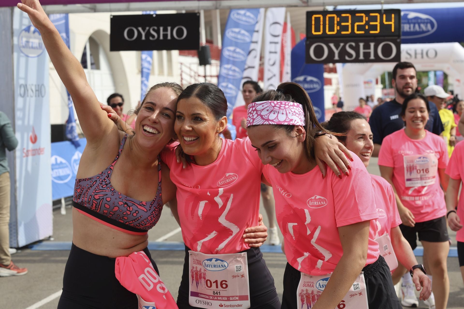Carrera de la Mujer | Imparable marea rosa en Gijón
