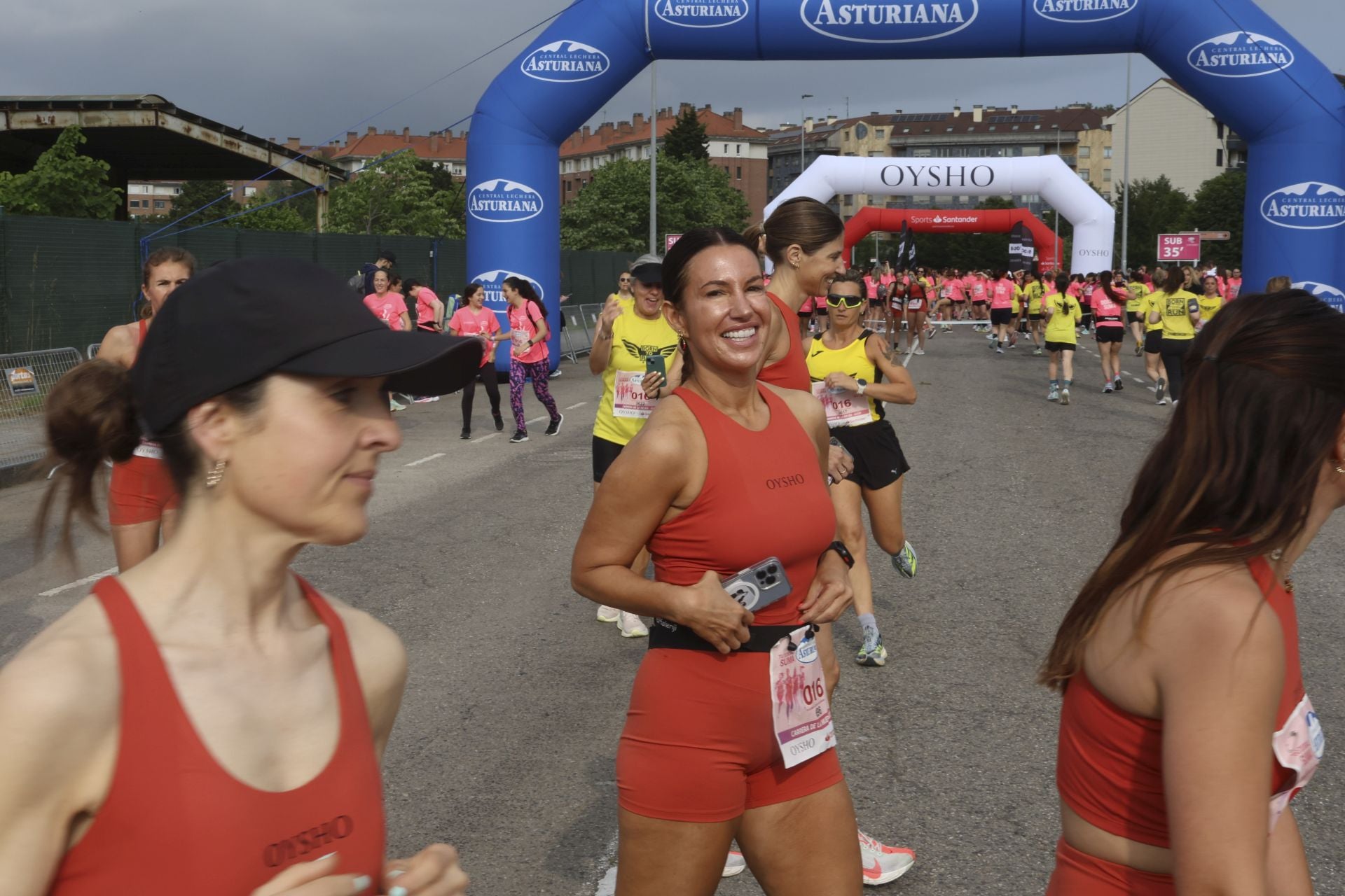 Carrera de la Mujer | Imparable marea rosa en Gijón