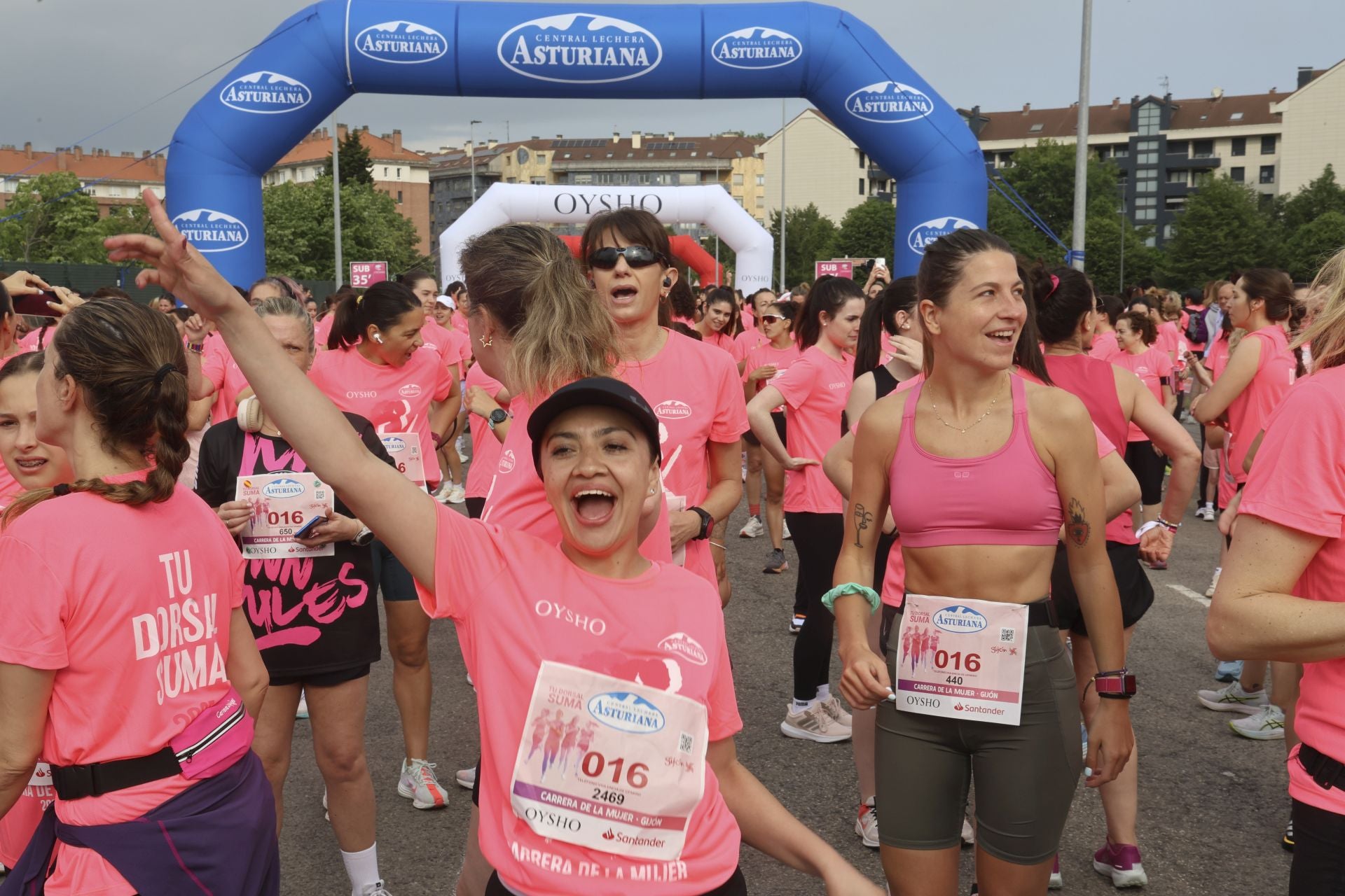 Carrera de la Mujer | Imparable marea rosa en Gijón