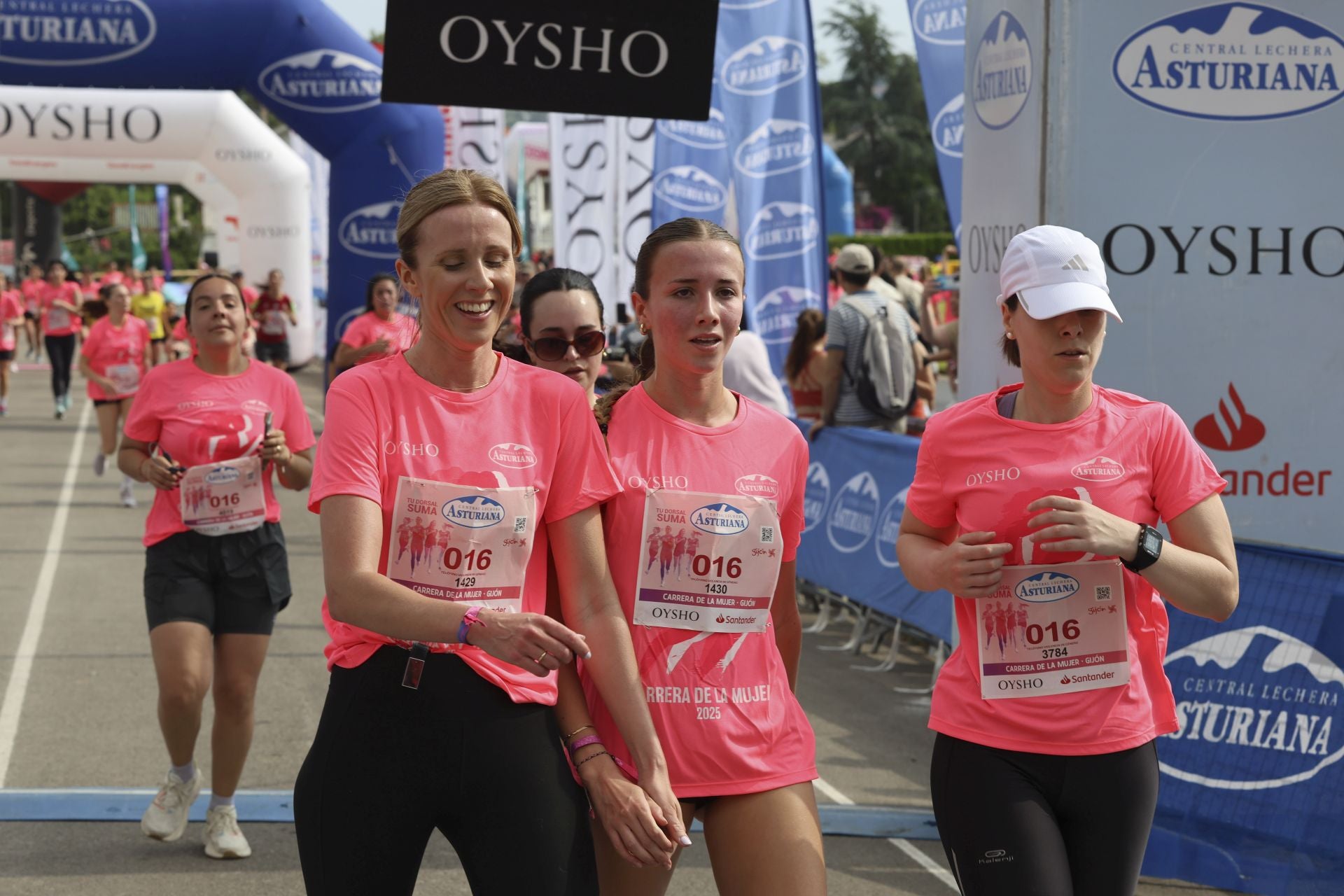 Carrera de la Mujer | Imparable marea rosa en Gijón