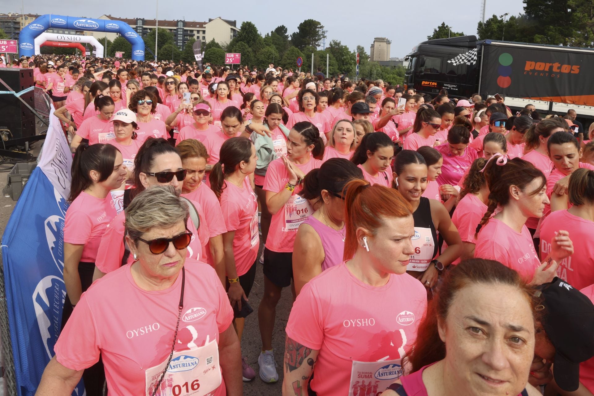 Carrera de la Mujer | Imparable marea rosa en Gijón