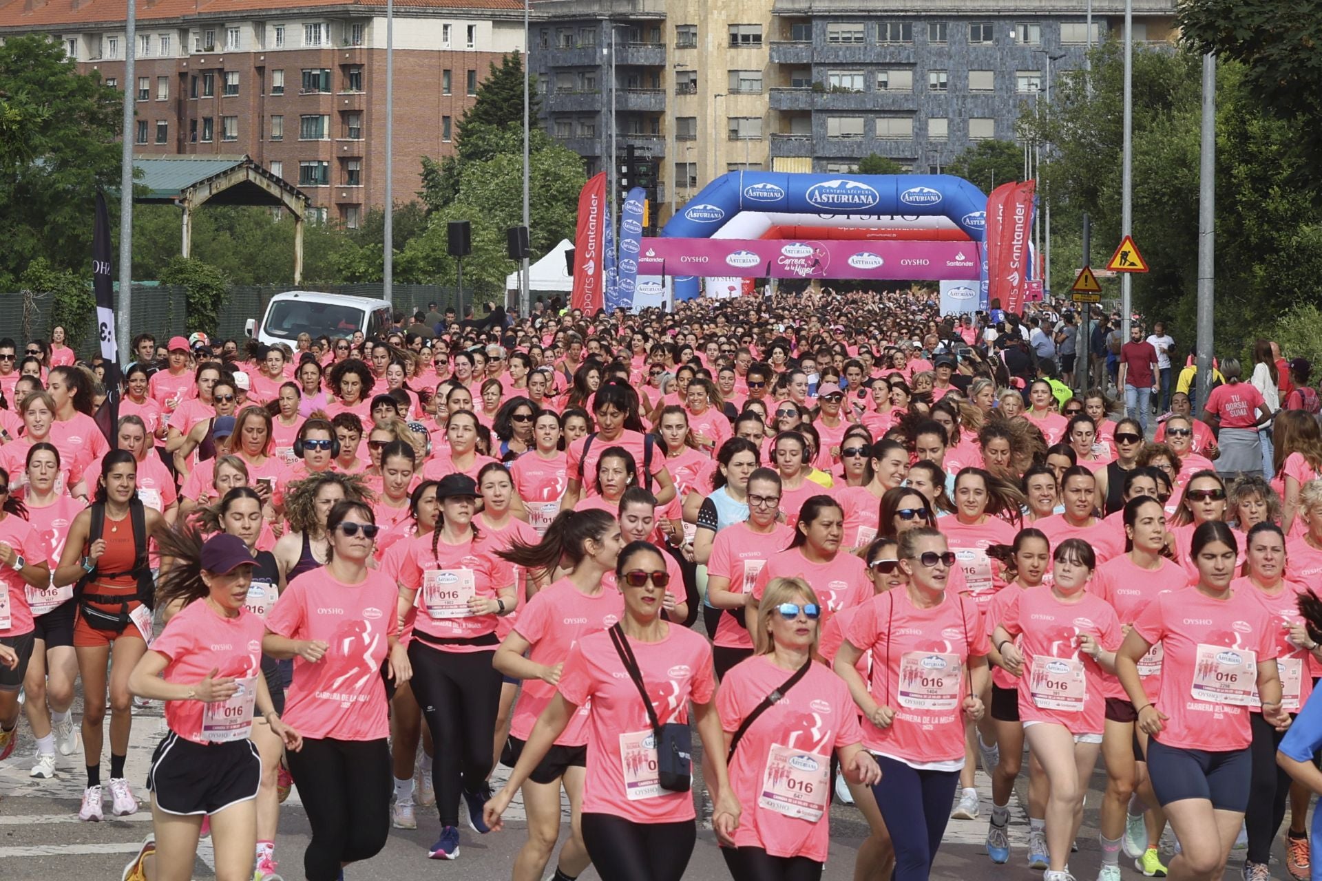 Carrera de la Mujer | Imparable marea rosa en Gijón