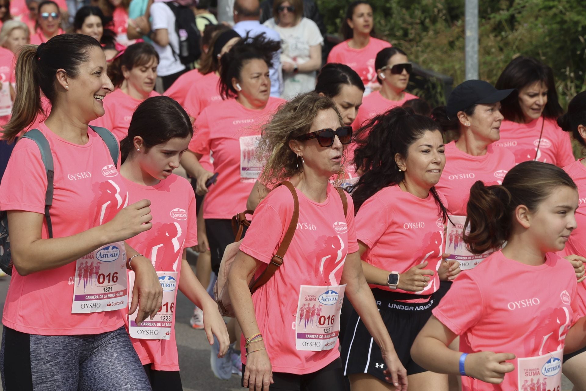 Carrera de la Mujer | Imparable marea rosa en Gijón