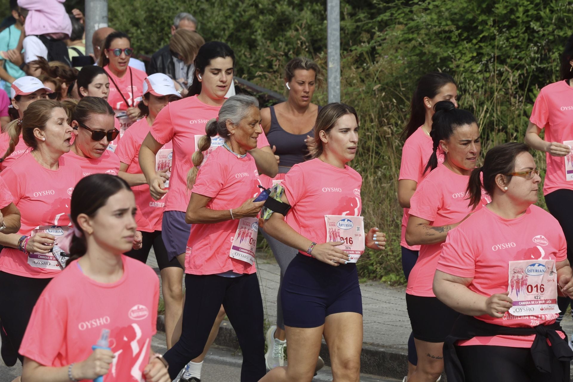 Carrera de la Mujer | Imparable marea rosa en Gijón