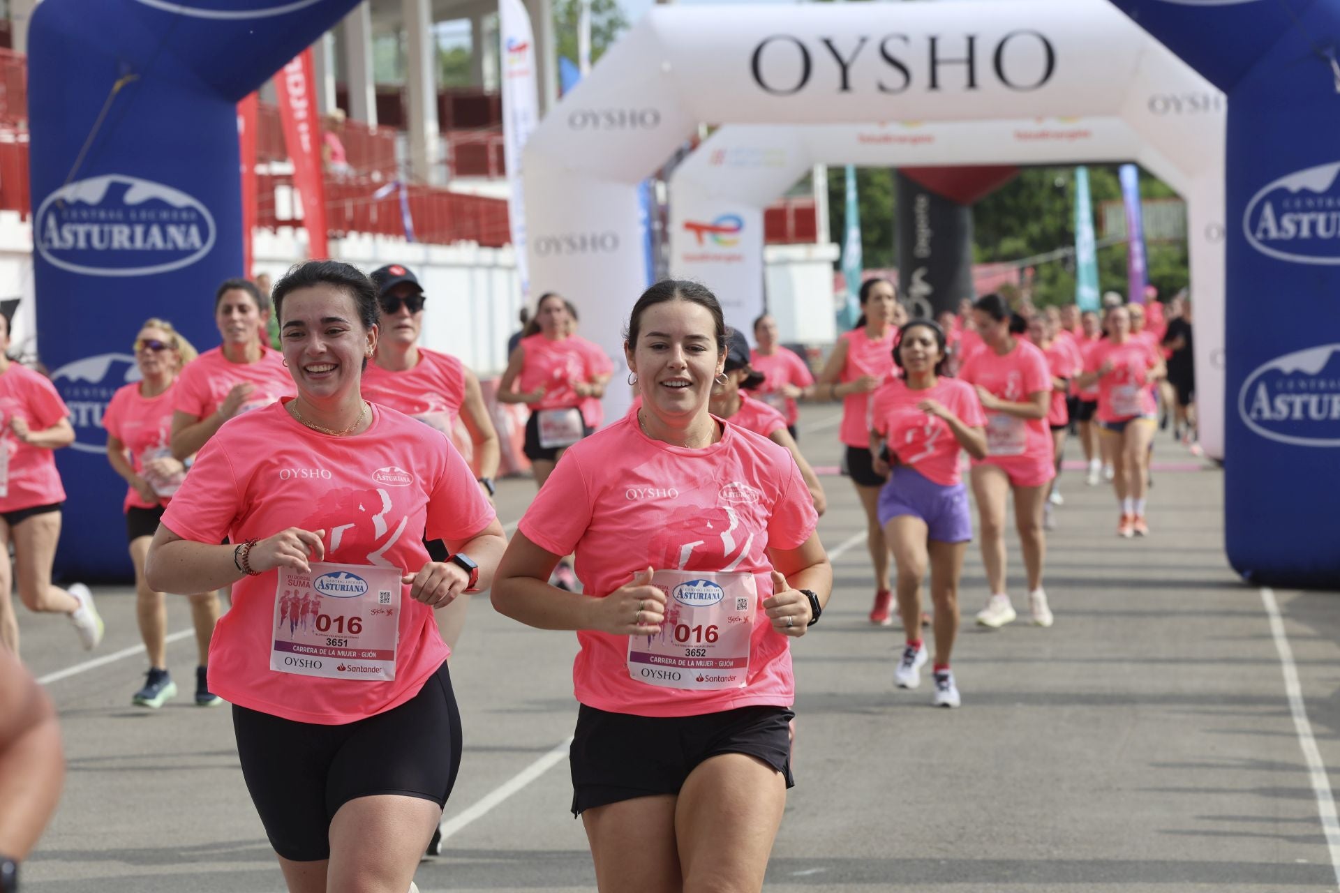 Carrera de la Mujer | Imparable marea rosa en Gijón