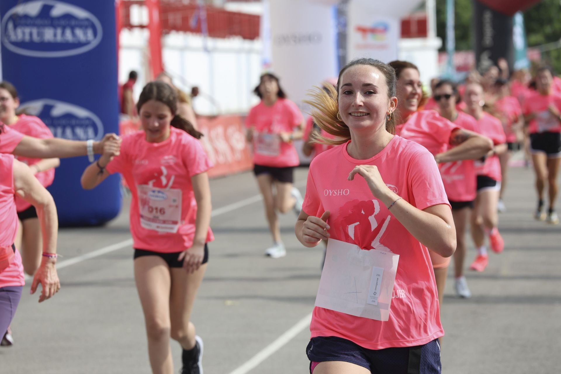 Carrera de la Mujer | Imparable marea rosa en Gijón