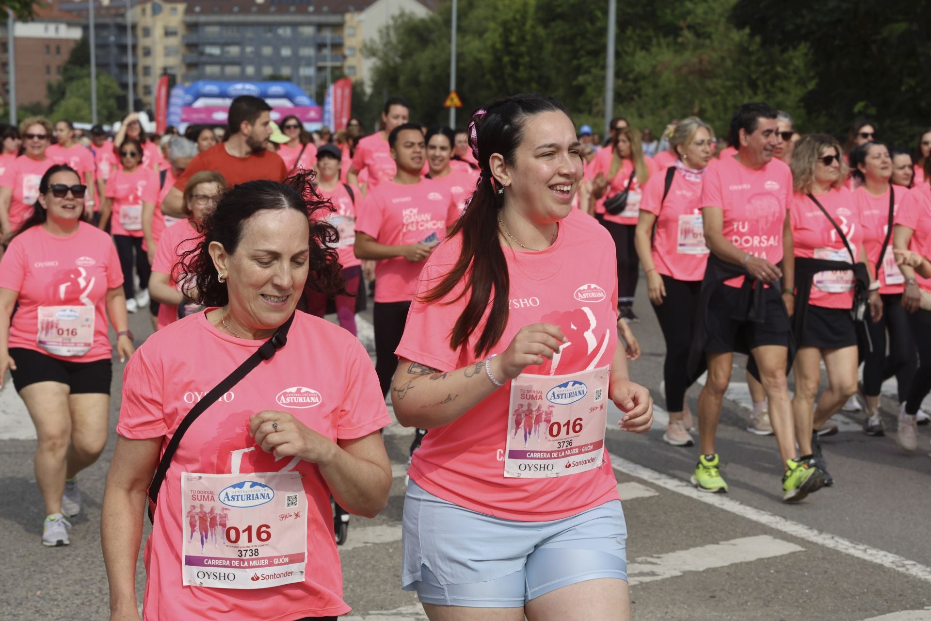 Carrera de la Mujer | Imparable marea rosa en Gijón
