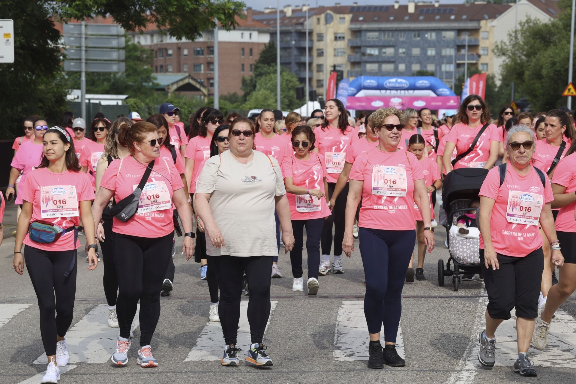 Carrera de la Mujer | Imparable marea rosa en Gijón