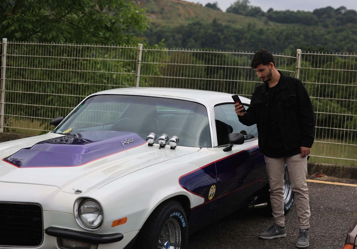 El motor de lujo revoluciona Pola de Siero