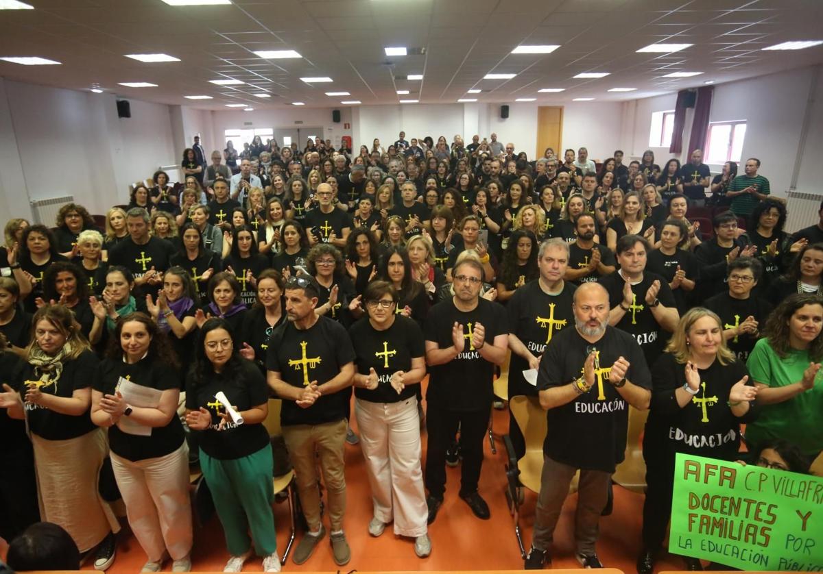 Los directores dimitidos: «No es por la hora ni por el dinero, es por la dignidad de la escuela pública asturiana»
