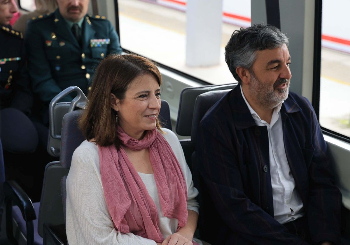 Imagen principal - La renovada línea férrea Gijón-Laviana marca el camino para reactivar las cercanías en Asturias