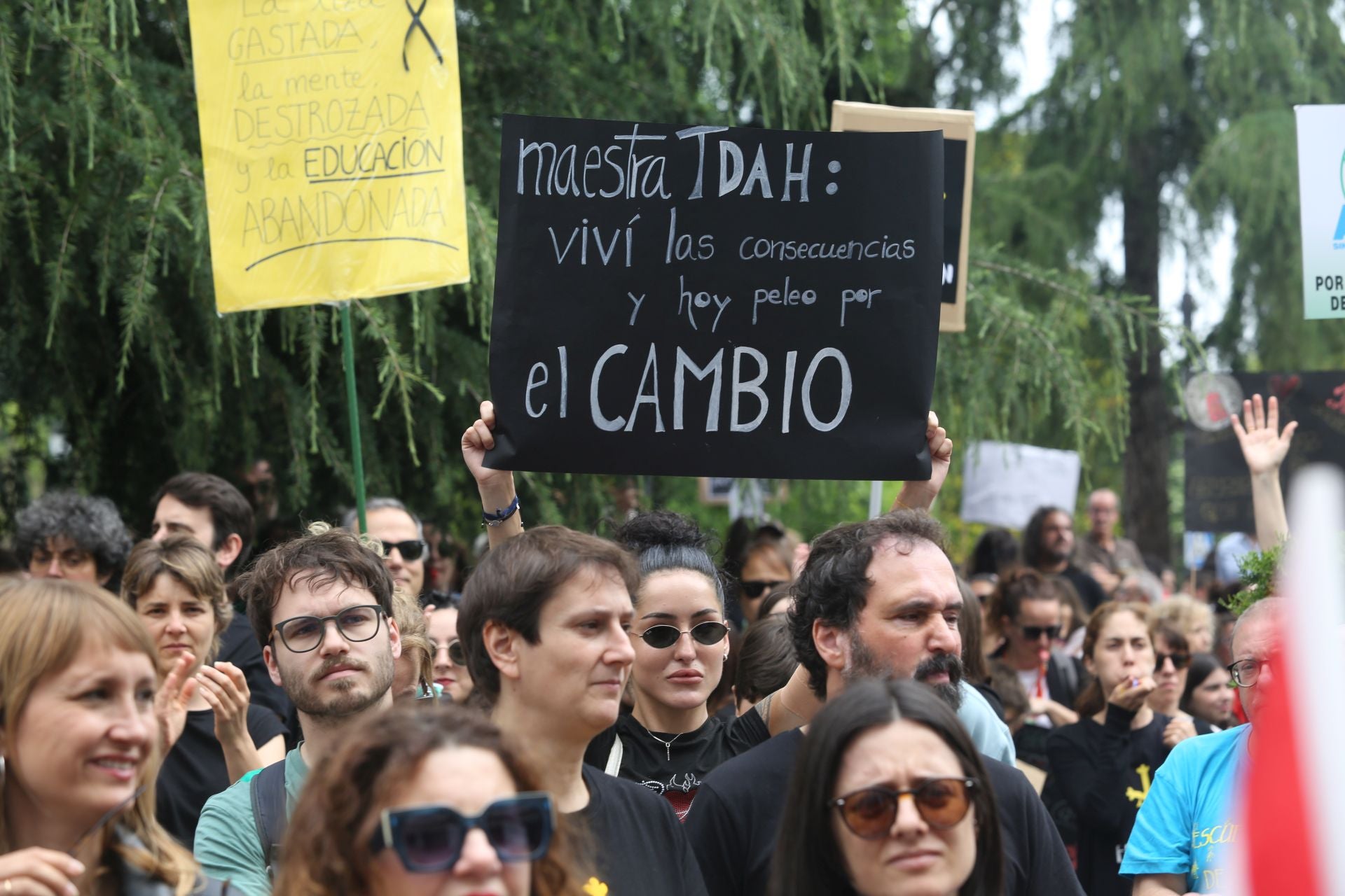 Las imágenes de la manifestación de los docentes asturianos en Oviedo