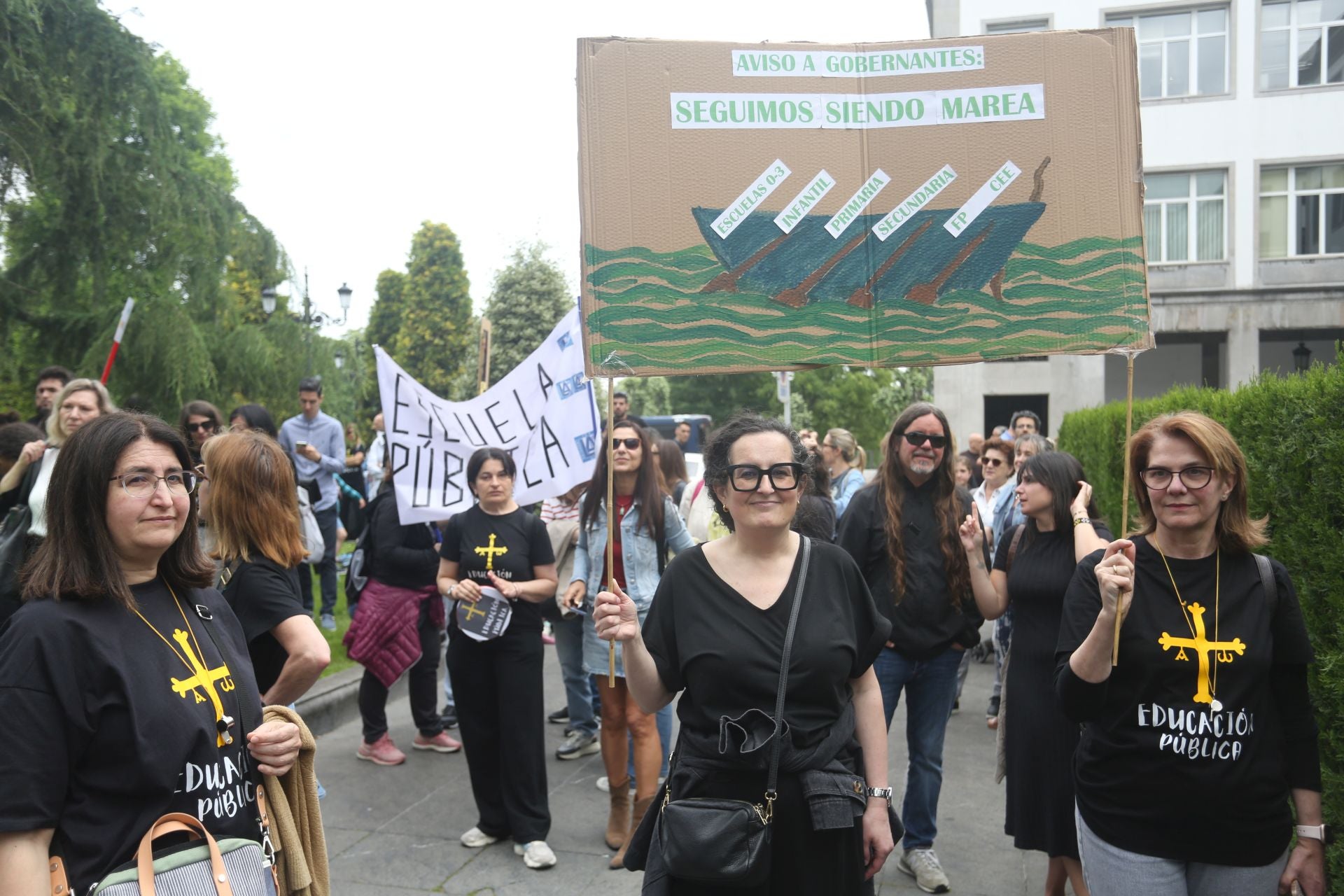 Las imágenes de la manifestación de los docentes asturianos en Oviedo