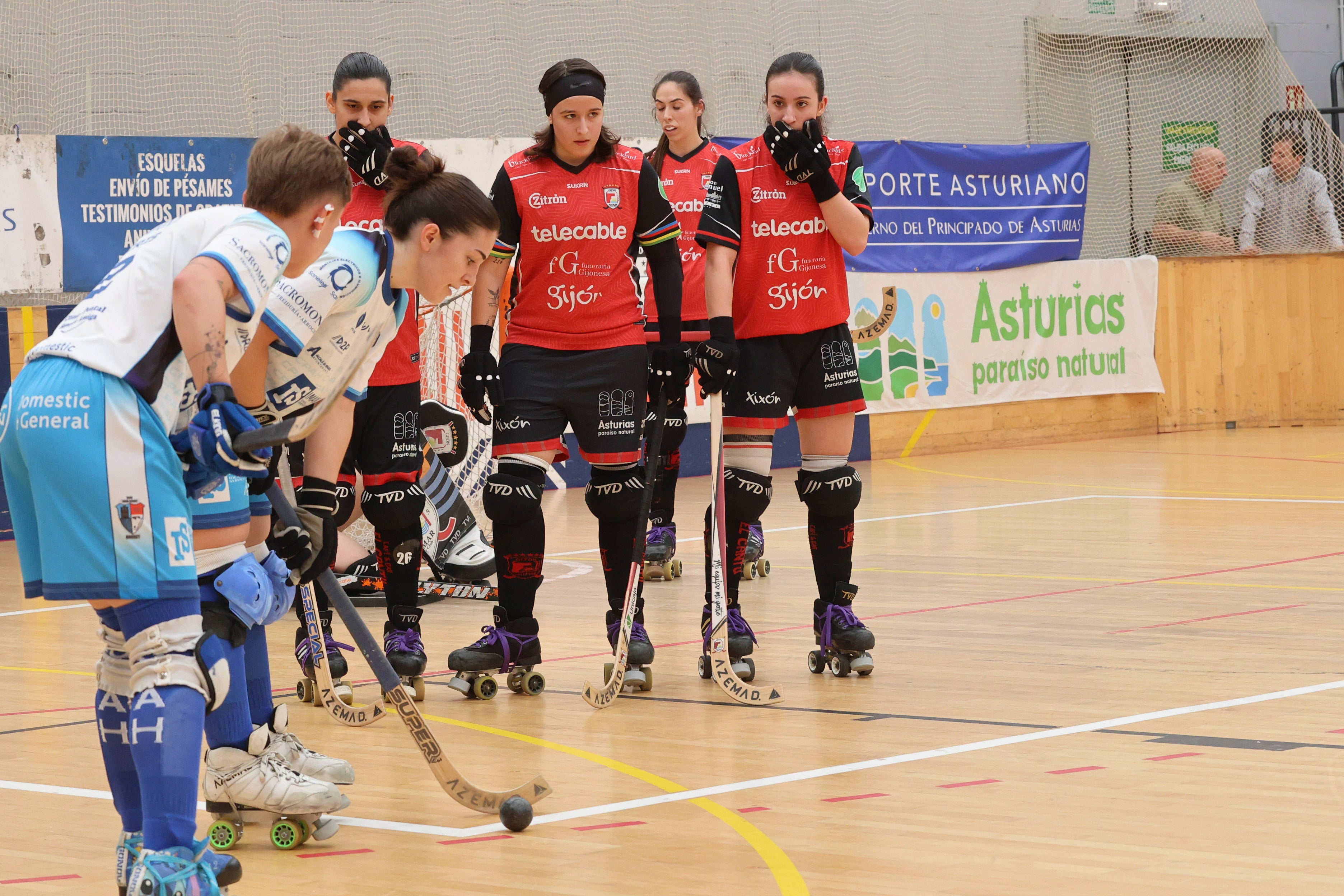 Entre la alegría y el llanto: las imágenes del último partido del Telecable Hockey