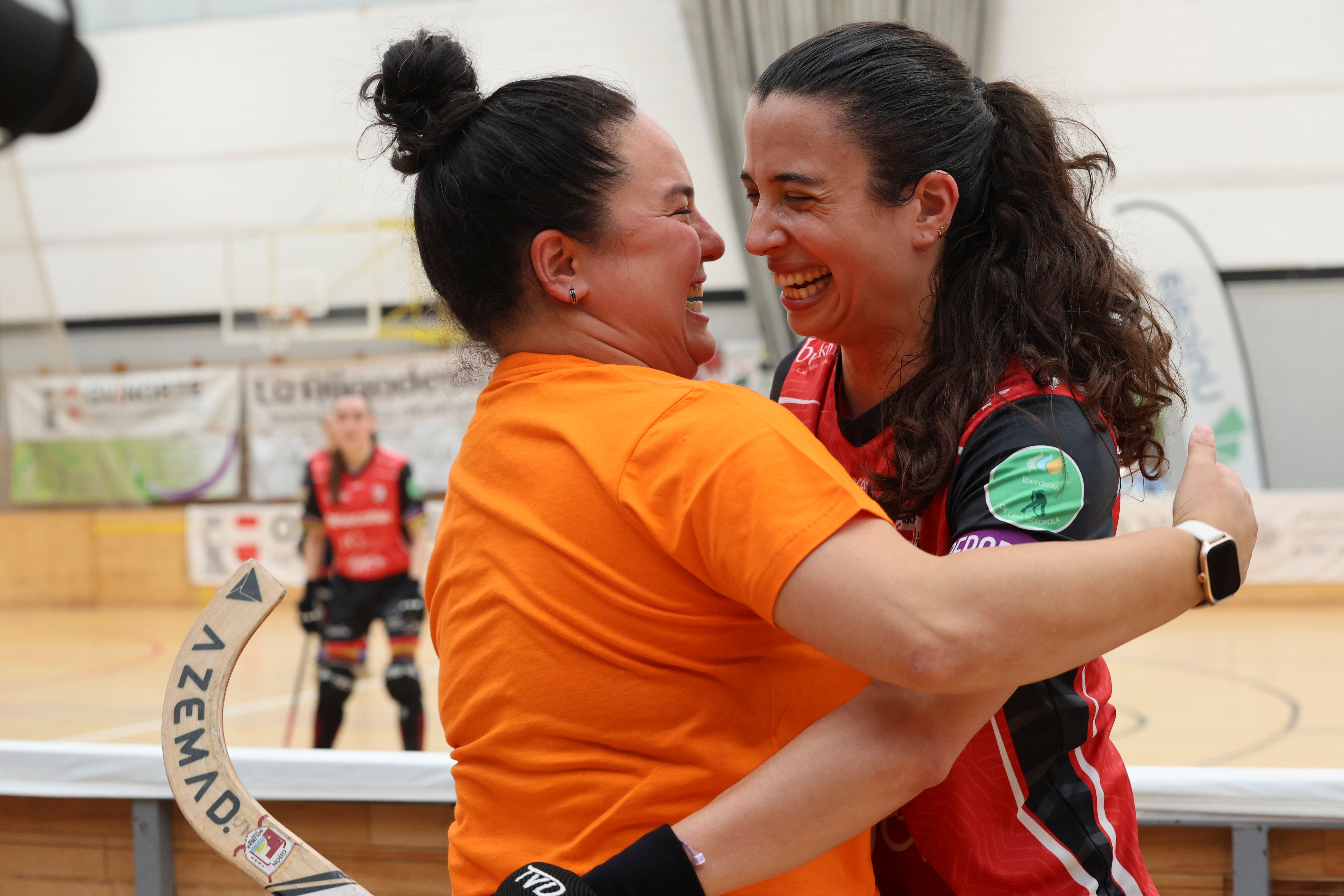 Entre la alegría y el llanto: las imágenes del último partido del Telecable Hockey