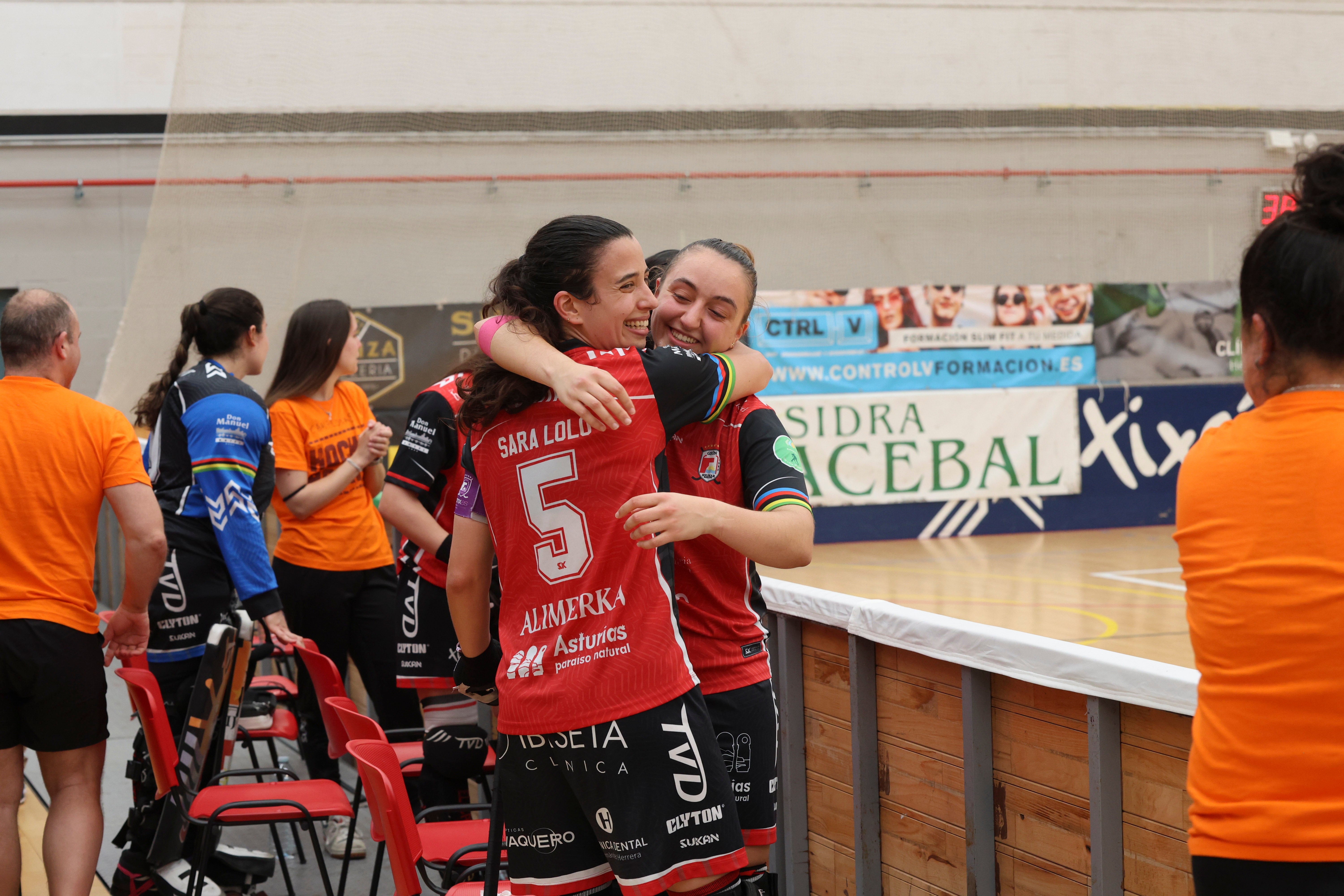 Entre la alegría y el llanto: las imágenes del último partido del Telecable Hockey