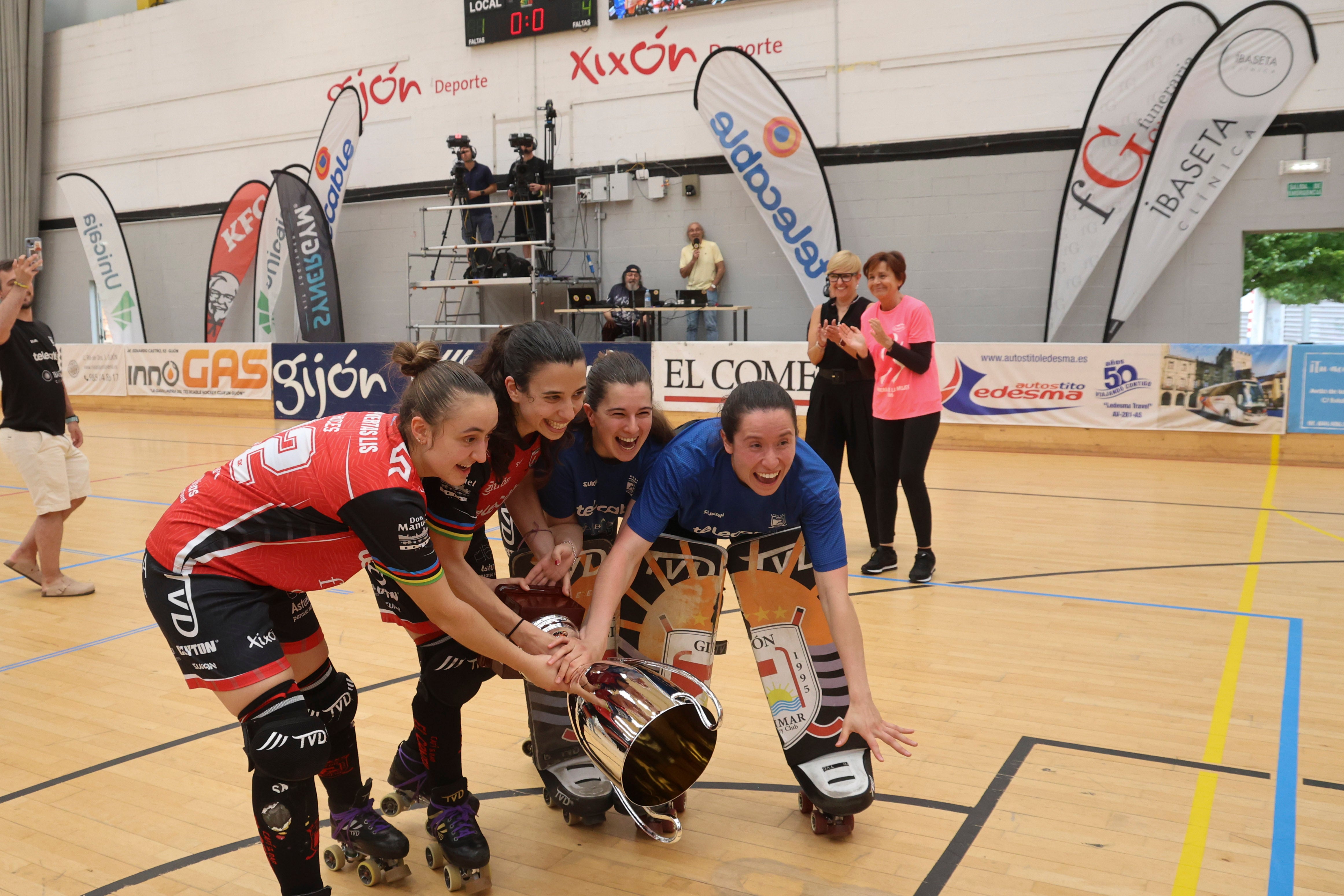 Entre la alegría y el llanto: las imágenes del último partido del Telecable Hockey