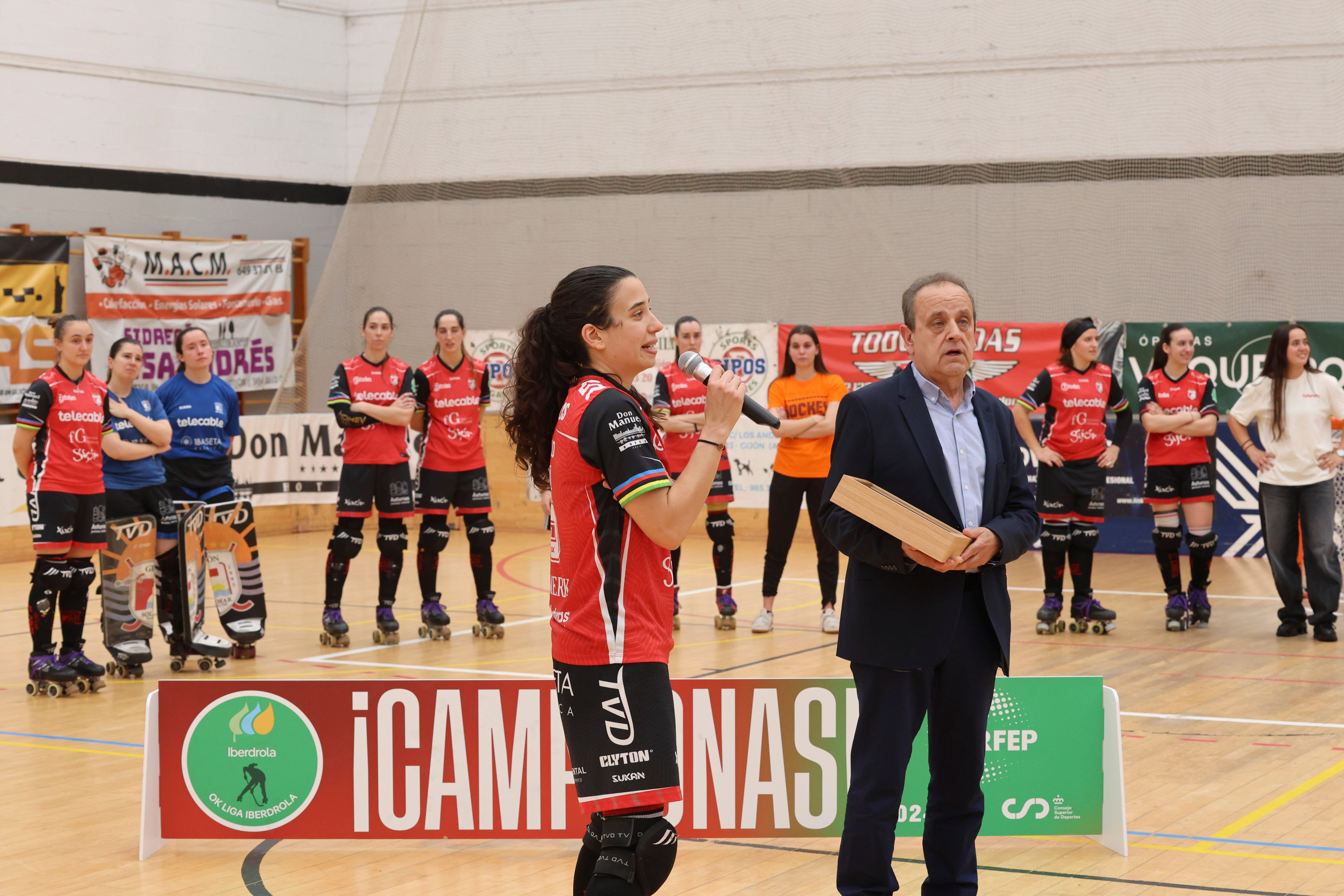 Entre la alegría y el llanto: las imágenes del último partido del Telecable Hockey