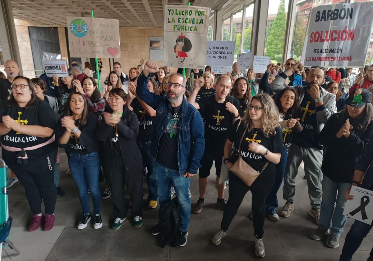 Semana clave en educación: esperanza de encauzar el conflicto de la pública, mientras se complican la concertada y el 0 a 3