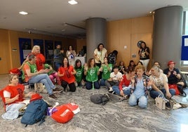 Trabajadores del ERA, encerrados en el Easmin, en Oviedo.